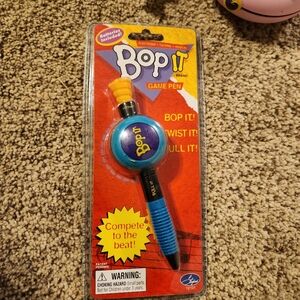 Bop It Game Pen with Blue and Yellow Accents 2001